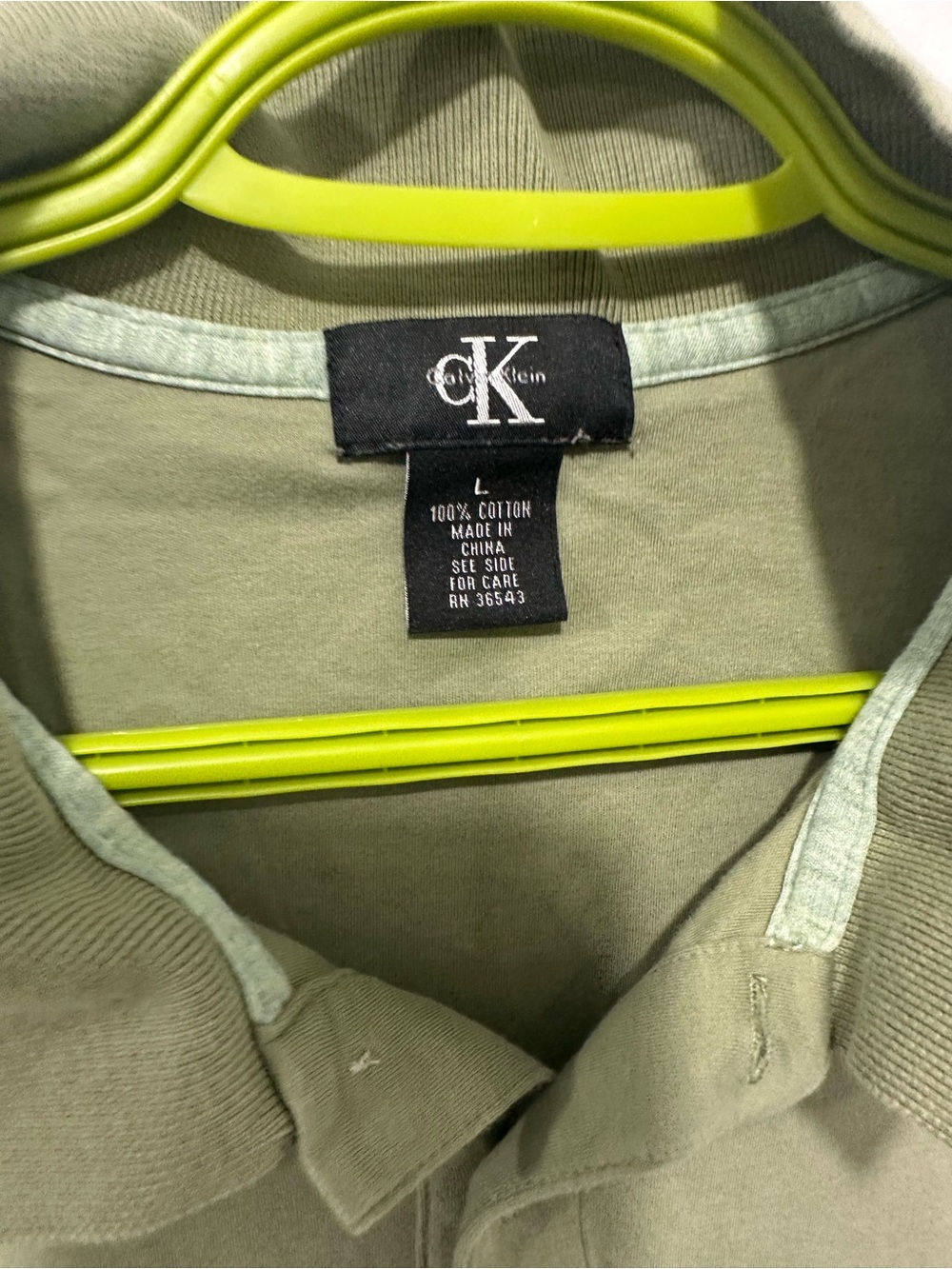 Calvin Klein - Picture 2 of 3